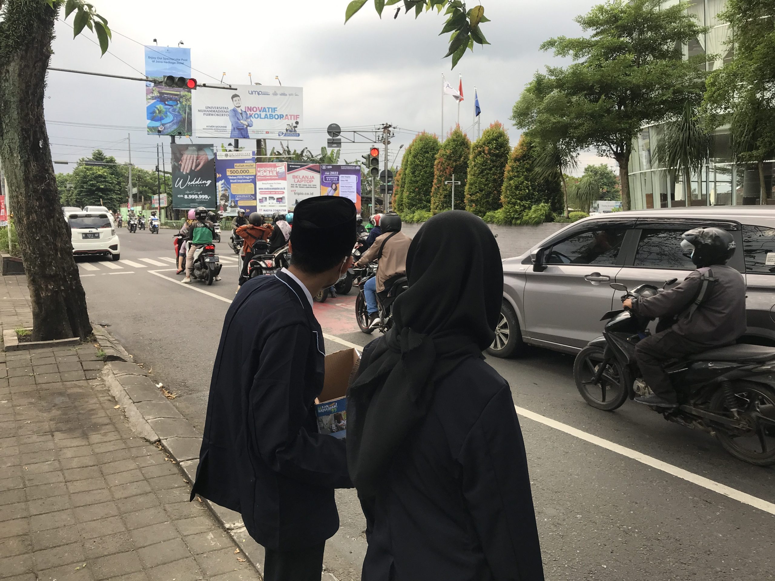 Galang Dana Bencana Abrasi Pantai Amurang